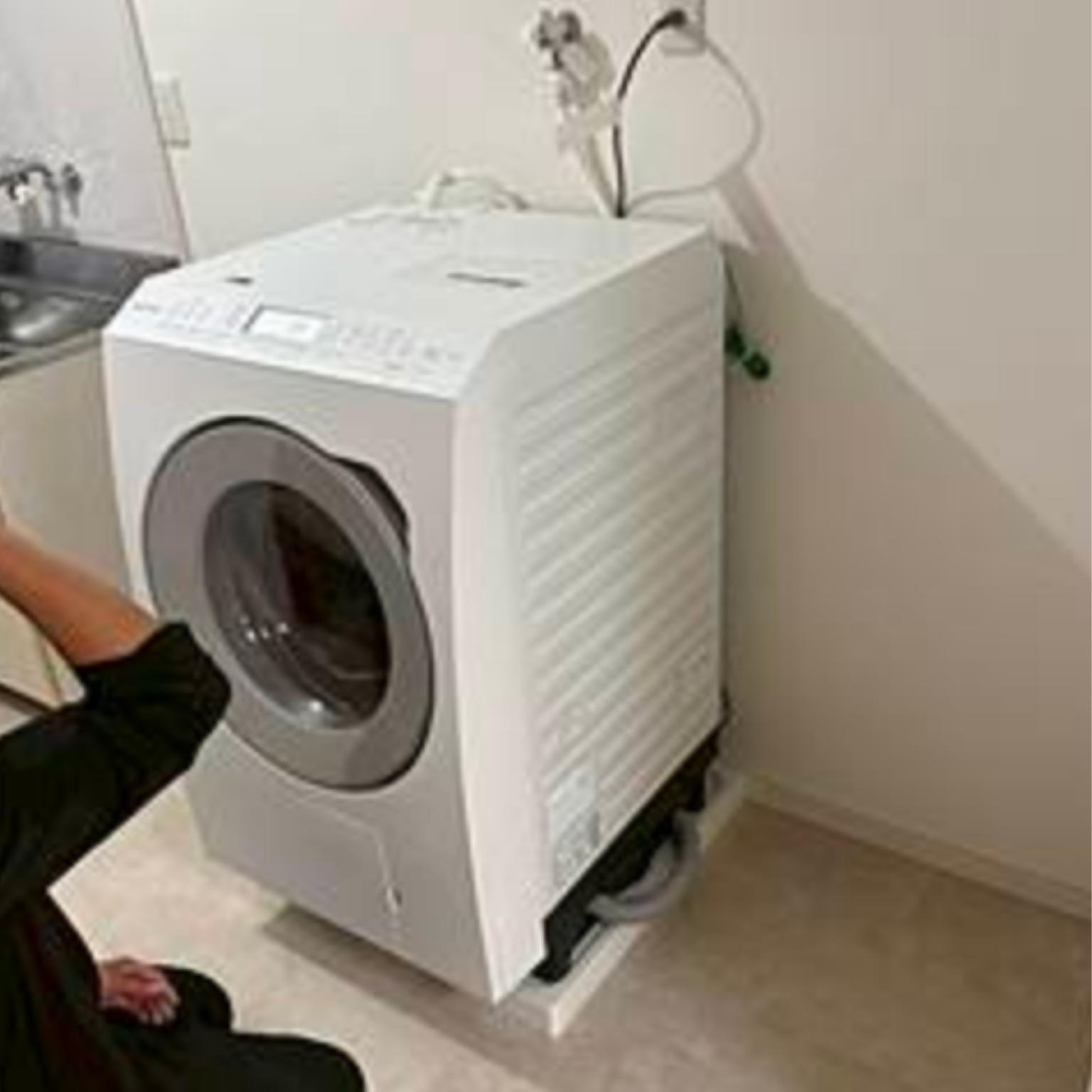 生野区で洗濯機やその他荷物を2階へ運搬した作業風景